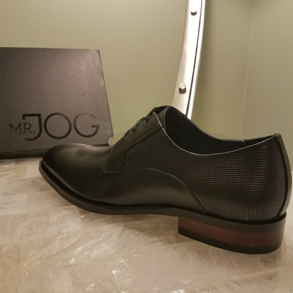 Shoes - Picture 6 of 7
